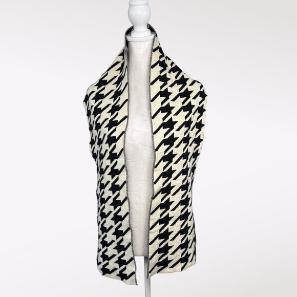 Reversible Knit Scarf Black White Bold Pattern Wool Blend Look - Picture 5 of 6
